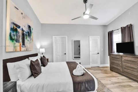 Casa en venta en Hollywood, Florida, 8 dormitorios, 473.52 m2 № 1968617 - foto 12