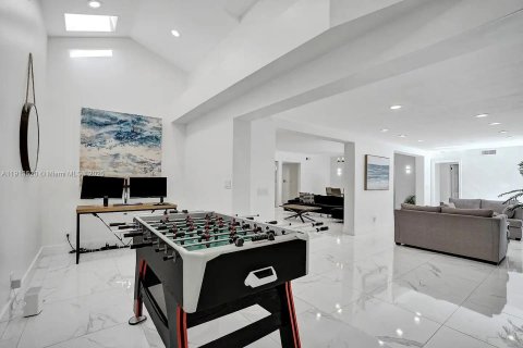Casa en venta en Hollywood, Florida, 8 dormitorios, 473.52 m2 № 1968617 - foto 14