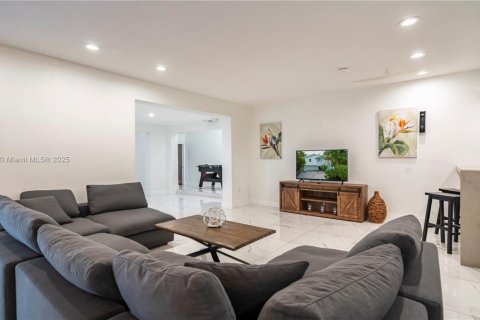 Casa en venta en Hollywood, Florida, 8 dormitorios, 473.52 m2 № 1968617 - foto 8