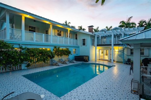 Casa en venta en Hollywood, Florida, 8 dormitorios, 473.52 m2 № 1968617 - foto 3