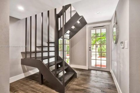 Casa en venta en Hollywood, Florida, 8 dormitorios, 473.52 m2 № 1968617 - foto 22