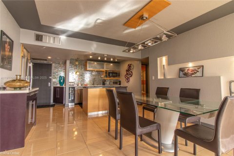 Copropriété à louer à Hallandale Beach, Floride: 2 chambres, 130.06 m2 № 1967477 - photo 10