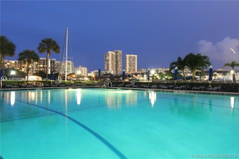 Copropriété à louer à Hallandale Beach, Floride: 2 chambres, 130.06 m2 № 1967477 - photo 28