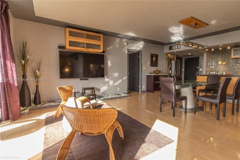 Copropriété à louer à Hallandale Beach, Floride: 2 chambres, 130.06 m2 № 1967477 - photo 13