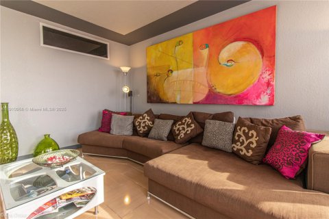 Copropriété à louer à Hallandale Beach, Floride: 2 chambres, 130.06 m2 № 1967477 - photo 19