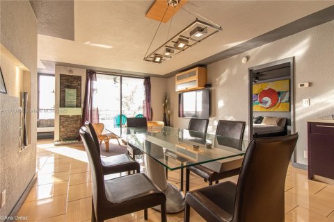 Copropriété à louer à Hallandale Beach, Floride: 2 chambres, 130.06 m2 № 1967477 - photo 7