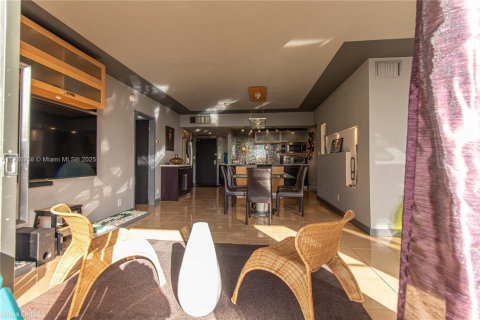 Copropriété à louer à Hallandale Beach, Floride: 2 chambres, 130.06 m2 № 1967477 - photo 6