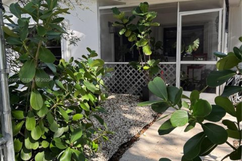 Casa en venta en Fort Lauderdale, Florida, 2 dormitorios, 98.1 m2 № 1977421 - foto 2