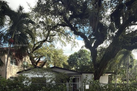 Casa en venta en Fort Lauderdale, Florida, 2 dormitorios, 98.1 m2 № 1977421 - foto 1