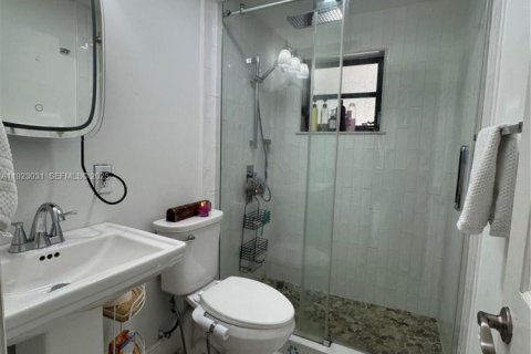 Casa en venta en Fort Lauderdale, Florida, 2 dormitorios, 98.1 m2 № 1977421 - foto 9