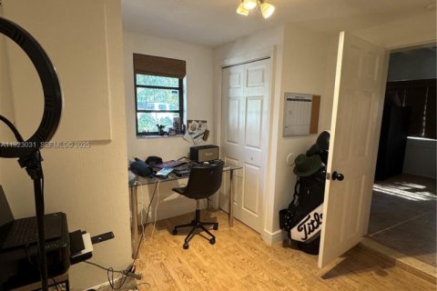 Casa en venta en Fort Lauderdale, Florida, 2 dormitorios, 98.1 m2 № 1977421 - foto 10