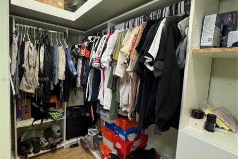 Casa en venta en Fort Lauderdale, Florida, 2 dormitorios, 98.1 m2 № 1977421 - foto 11