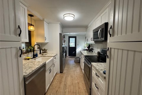 Casa en venta en Fort Lauderdale, Florida, 2 dormitorios, 98.1 m2 № 1977421 - foto 15