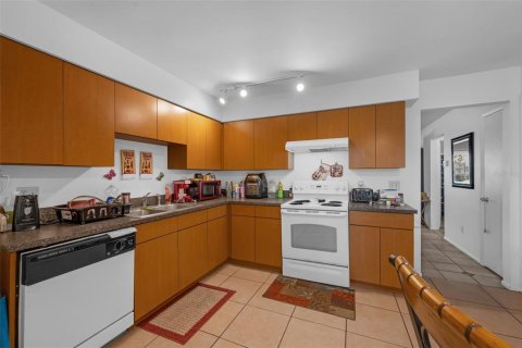 Commercial property in Orlando, Florida 183.2 sq.m. № 1852533 - photo 17