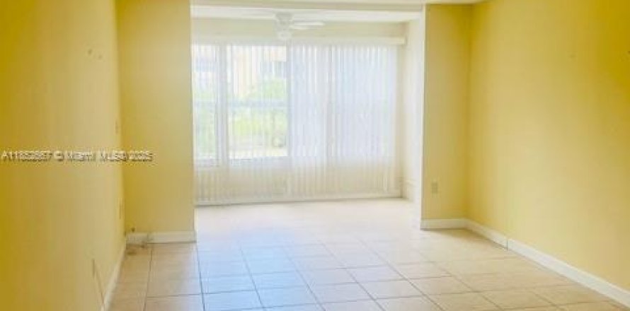 Condo in Sunrise, Florida, 1 bedroom № 1859185