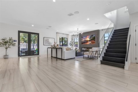 Купить виллу или дом в Майами, Флорида 5 спален, 290.97м2, № 2056593 - фото 4