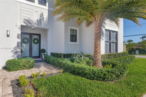 Купить виллу или дом в Майами, Флорида 5 спален, 290.97м2, № 2056593 - фото 2