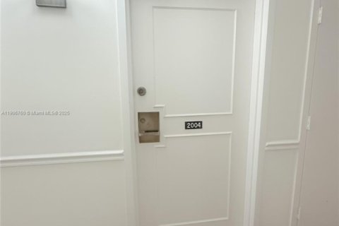 Снять в аренду кондоминиум в Халландейл-Бич, Флорида 1 спальня, 88.26м2, № 1963249 - фото 5