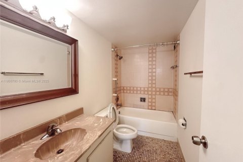 Снять в аренду кондоминиум в Халландейл-Бич, Флорида 1 спальня, 88.26м2, № 1963249 - фото 13