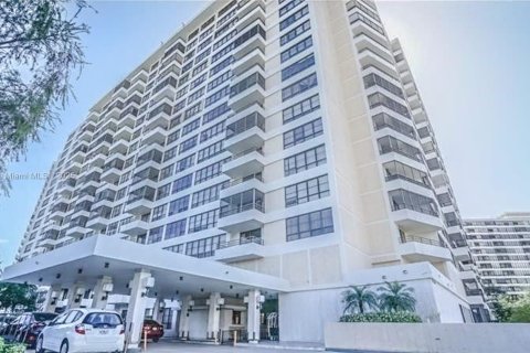 Снять в аренду кондоминиум в Халландейл-Бич, Флорида 1 спальня, 88.26м2, № 1963249 - фото 15