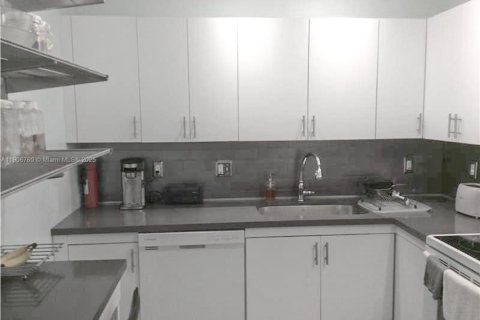 Снять в аренду кондоминиум в Халландейл-Бич, Флорида 1 спальня, 88.26м2, № 1963249 - фото 11