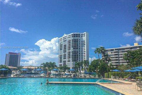 Снять в аренду кондоминиум в Халландейл-Бич, Флорида 1 спальня, 88.26м2, № 1963249 - фото 18