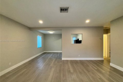 Propiedad comercial en venta en Fort Lauderdale, Florida, 118.45 m2 № 1768886 - foto 9