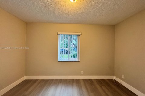 Propiedad comercial en venta en Fort Lauderdale, Florida, 118.45 m2 № 1768886 - foto 22