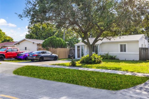 Propiedad comercial en venta en Fort Lauderdale, Florida, 118.45 m2 № 1768886 - foto 3