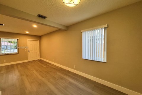 Propiedad comercial en venta en Fort Lauderdale, Florida, 118.45 m2 № 1768886 - foto 14