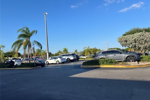 Shop in Miami, Florida № 1180506 - photo 1