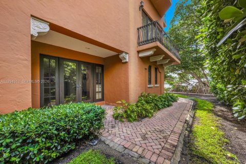 Condominio en venta en Miami, Florida, 4 dormitorios, 465.44 m2 № 2060721 - foto 24