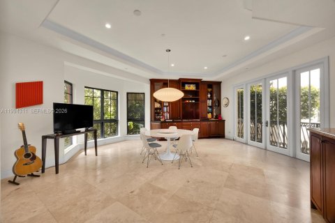 Condominio en venta en Miami, Florida, 4 dormitorios, 465.44 m2 № 2060721 - foto 9