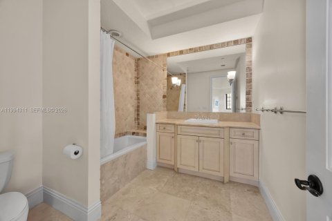 Condominio en venta en Miami, Florida, 4 dormitorios, 465.44 m2 № 2060721 - foto 17