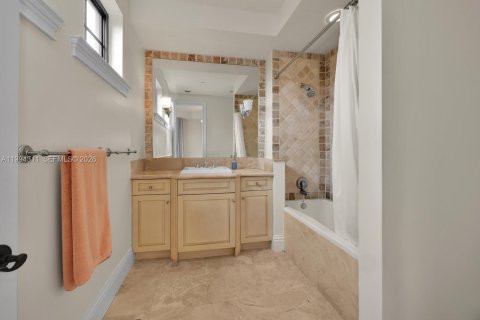 Condominio en venta en Miami, Florida, 4 dormitorios, 465.44 m2 № 2060721 - foto 19
