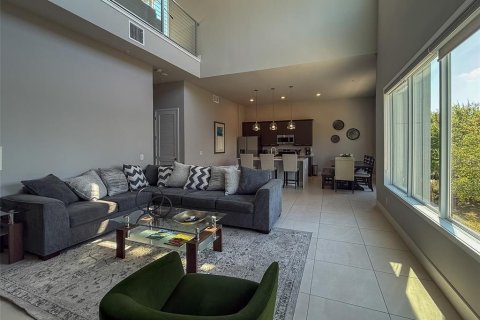 Condominio en alquiler en Kissimmee, Florida, 5 dormitorios, 244.33 m2 № 2105570 - foto 2