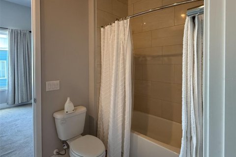 Condominio en alquiler en Kissimmee, Florida, 5 dormitorios, 244.33 m2 № 2105570 - foto 11