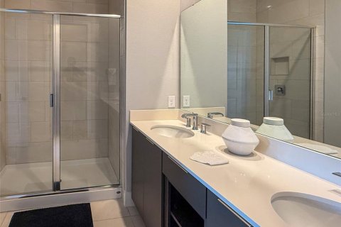 Condominio en alquiler en Kissimmee, Florida, 5 dormitorios, 244.33 m2 № 2105570 - foto 9