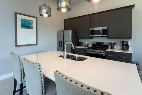 Condominio en alquiler en Kissimmee, Florida, 5 dormitorios, 244.33 m2 № 2105570 - foto 5