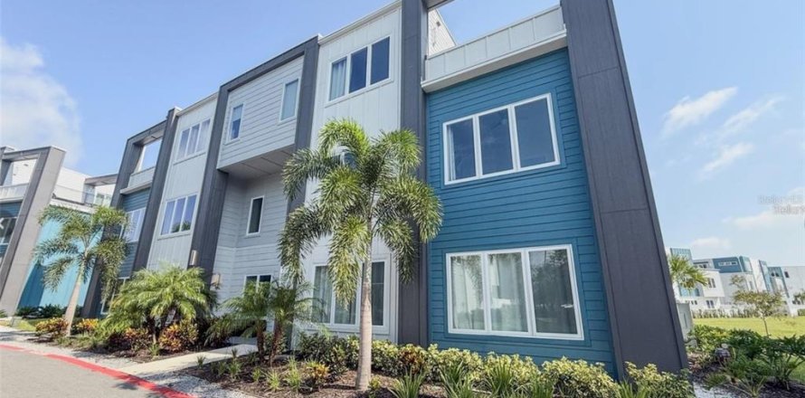Condominio en Kissimmee, Florida, 5 dormitorios № 2105570