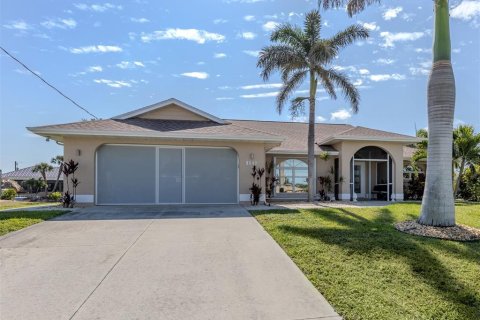 Casa en venta en Port Charlotte, Florida, 3 dormitorios, 199 m2 № 1516942 - foto 2