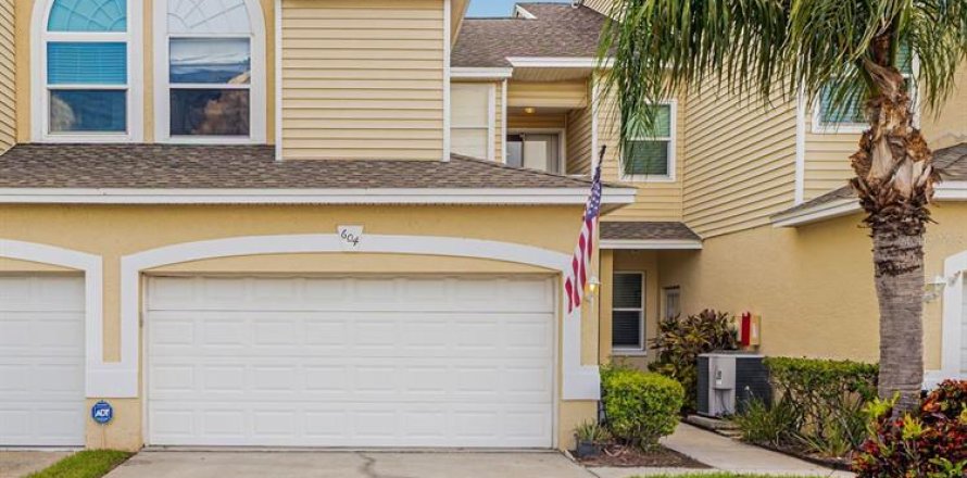 Touwnhouse à Largo, Floride 3 chambres, 166.48 m2 № 1854071