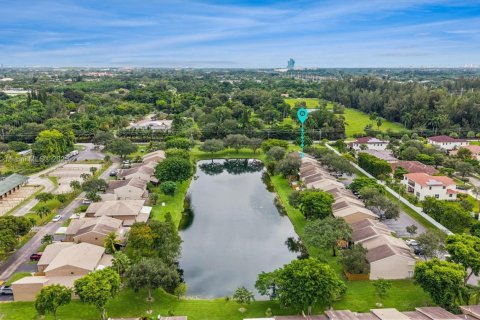 Townhouse in Davie, Florida 2 bedrooms, 112.97 sq.m. № 1951538 - photo 30