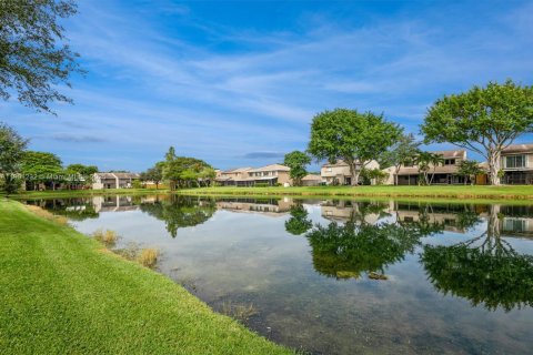 Townhouse in Davie, Florida 2 bedrooms, 112.97 sq.m. № 1951538 - photo 27