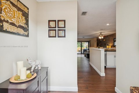 Townhouse in Davie, Florida 2 bedrooms, 112.97 sq.m. № 1951538 - photo 12