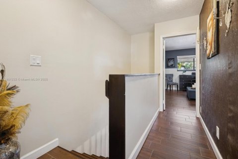 Townhouse in Davie, Florida 2 bedrooms, 112.97 sq.m. № 1951538 - photo 19