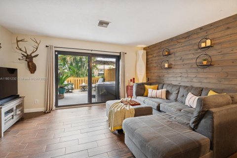 Townhouse in Davie, Florida 2 bedrooms, 112.97 sq.m. № 1951538 - photo 9