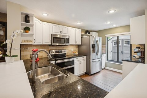 Townhouse in Davie, Florida 2 bedrooms, 112.97 sq.m. № 1951538 - photo 3