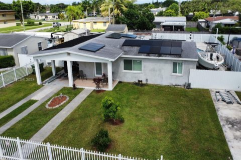 Купить виллу или дом в Хомстед, Флорида 4 спальни, 126.35м2, № 1957882 - фото 3