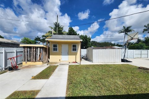 Купить виллу или дом в Хомстед, Флорида 4 спальни, 126.35м2, № 1957882 - фото 14